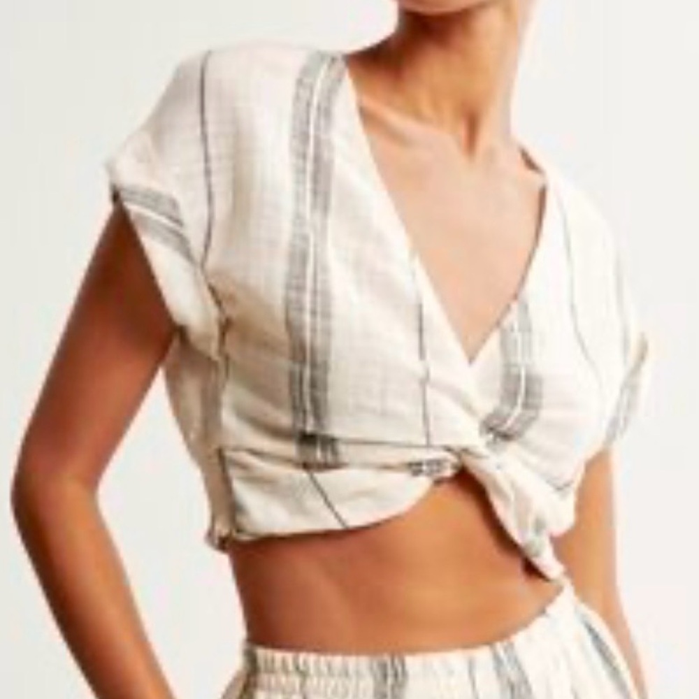 Abercrombie & Fitch Cream and Black Striped Crop Top